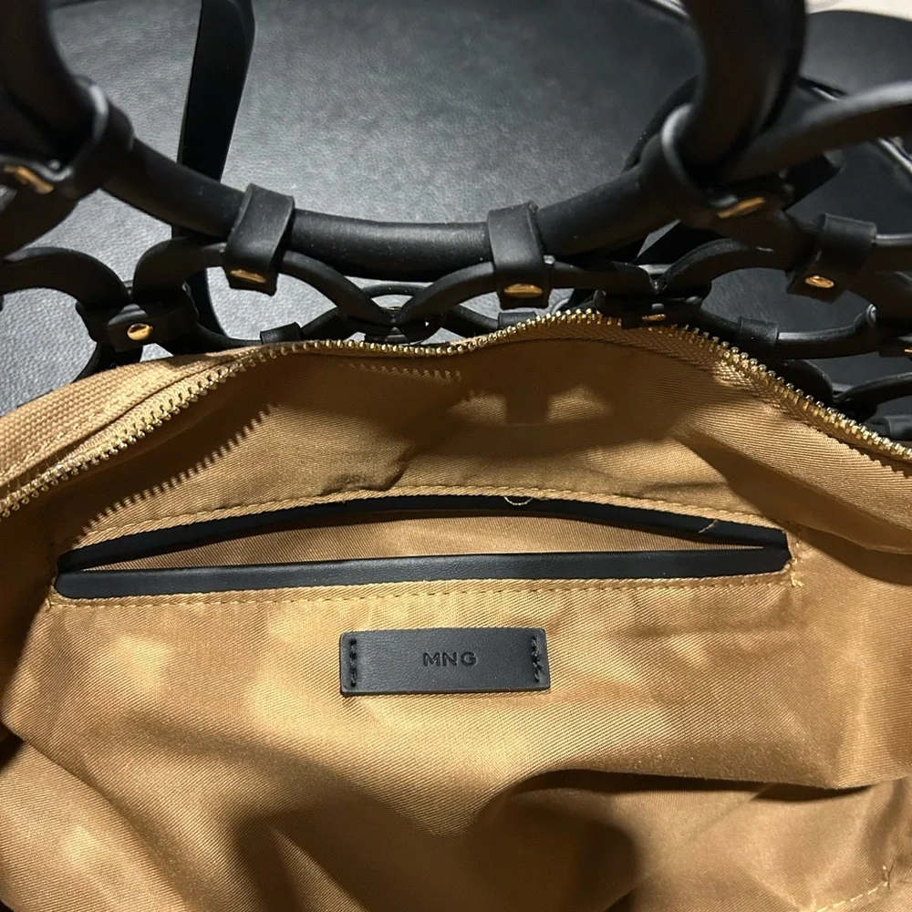 Mango - Limited Edition-Black and Tan Open Weave Tote - Picture 2 of 8